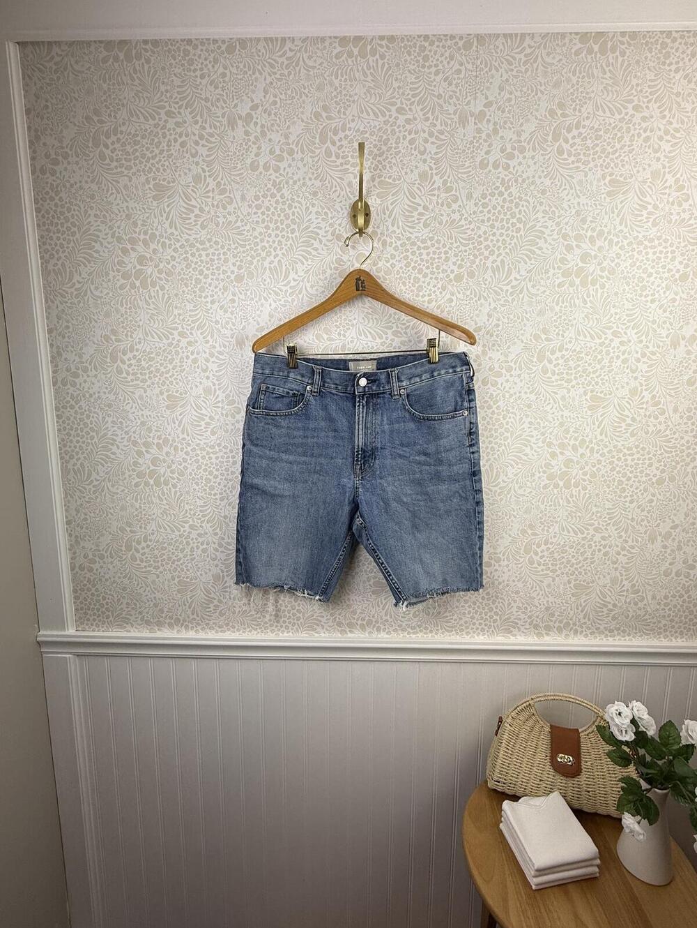 Everlane Men's The Slim Jean 9" Light Wash Cut-off Shorts - Size - 35 x 30
